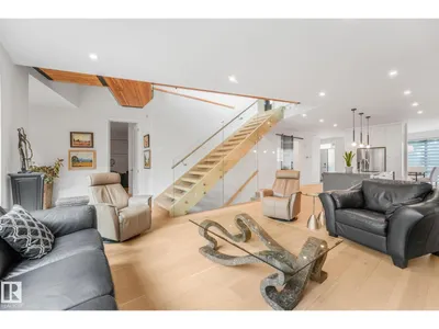 11247 71 AV NW photo 18