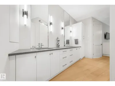 11247 71 AV NW photo 28