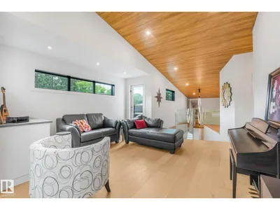 11247 71 AV NW photo 40