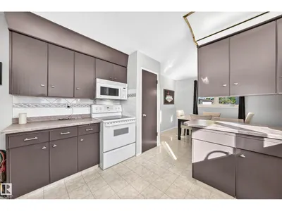 6107 146 AV NW photo 13