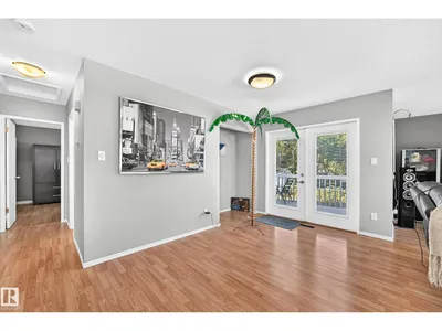 6107 146 AV NW photo 8