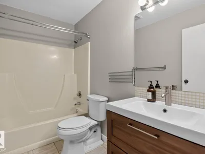 3524 51 ST NW photo 24