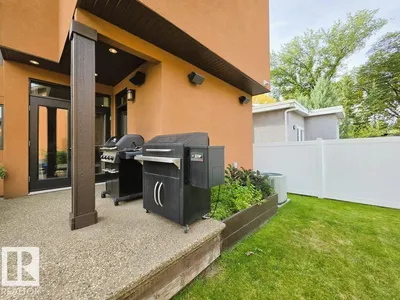 6520 111 AV NW photo 8