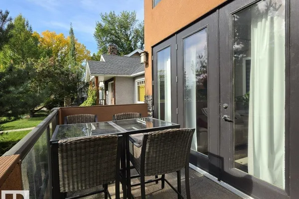 6520 111 AV NW photo 3