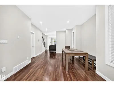 12212 124 ST NW photo 12