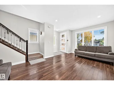 12212 124 ST NW photo 17