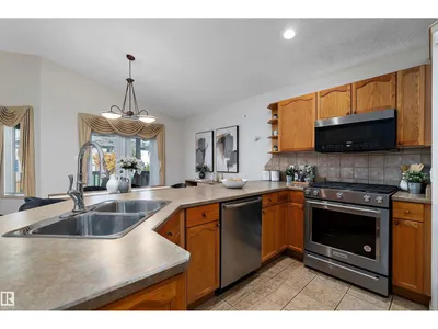 1046 BLACKBURN CL SW photo 9