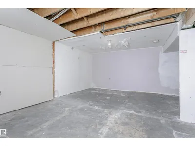 13407 82 ST NW photo 37