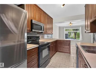 11549 88 ST NW photo 11