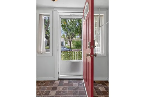 11549 88 ST NW photo 3