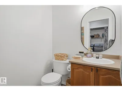 71 NEWMARKET WY photo 14