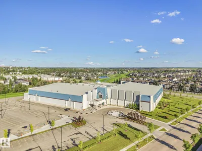 6608 51 AV photo 9