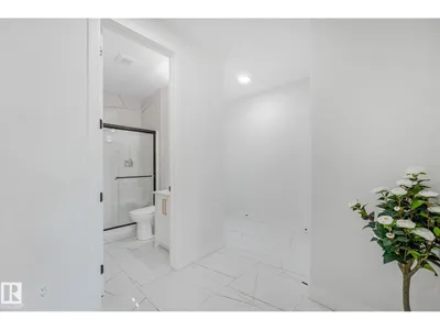 6608 51 AV photo 13