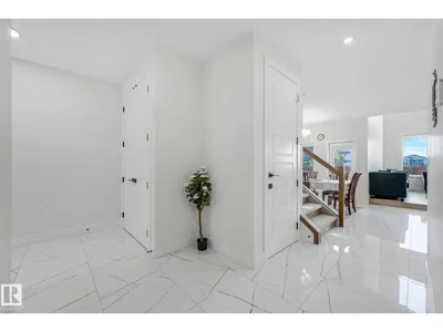 6608 51 AV photo 14