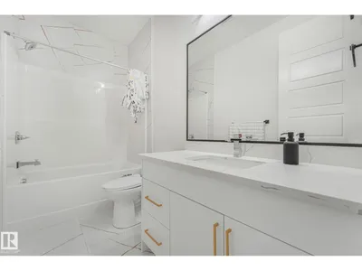 6608 51 AV photo 41