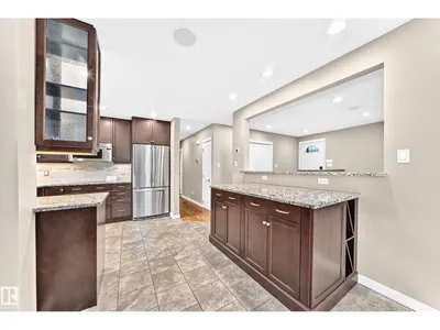 6307 92A AV NW photo 11