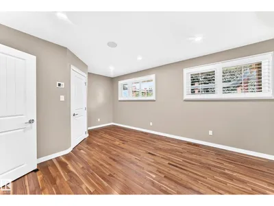 6307 92A AV NW photo 26
