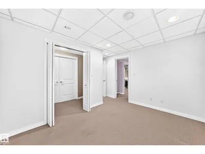 6307 92A AV NW photo 38