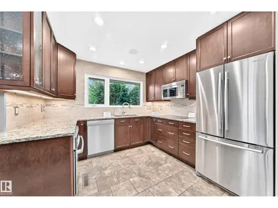 6307 92A AV NW photo 6