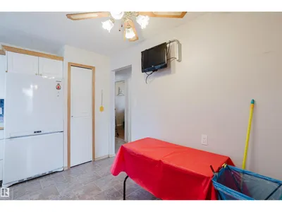 212 Homestead CR NW photo 15