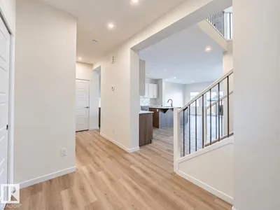 2427 206 ST NW photo 9