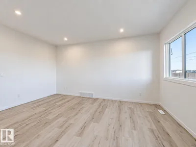 19511 30 AV NW photo 20