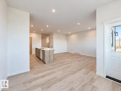 19511 30 AV NW photo 19