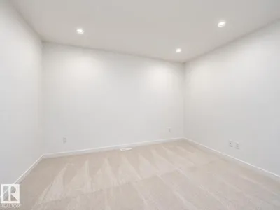 19511 30 AV NW photo 27