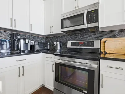#931 5151 WINDERMERE BV SW photo 11