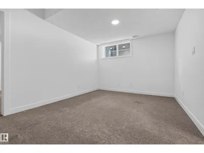 11207 75 AV NW photo 51