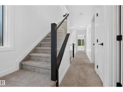 11207 75 AV NW photo 24