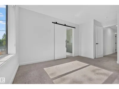 11207 75 AV NW photo 27