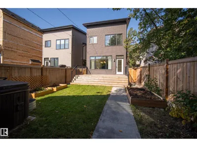 11207 75 AV NW photo 62