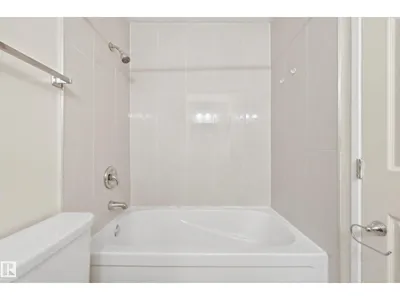 10440 16 Avenue NW photo 17