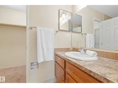 10440 16 Avenue NW photo 16