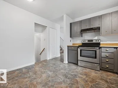 7143 180 ST NW photo 14