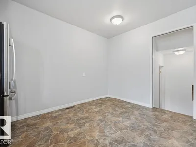 7143 180 ST NW photo 17