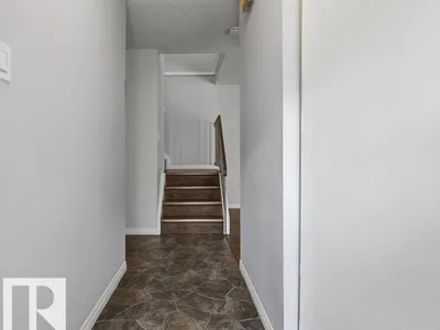 7143 180 ST NW photo 8