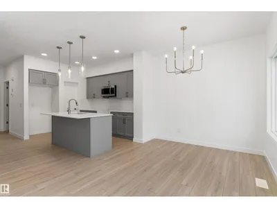 913 19 AV NW photo 14