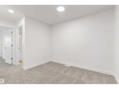 913 19 AV NW photo 24