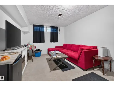 3526 122 AV NW photo 15