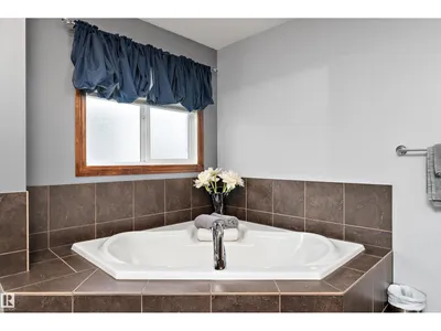 87 LAMPLIGHT DR photo 26