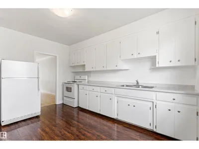 11115 11117 116 ST NW photo 32