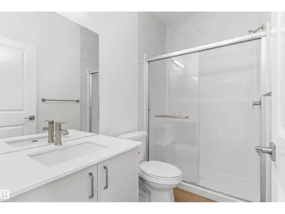 1020 14 AV NW photo 7