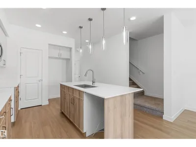 1020 14 AV NW photo 12