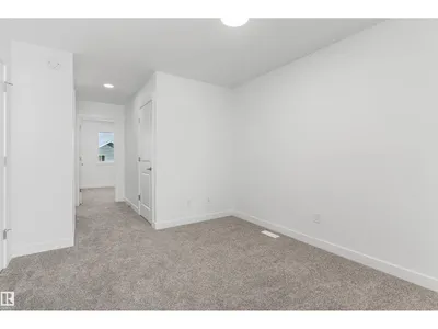 1020 14 AV NW photo 32