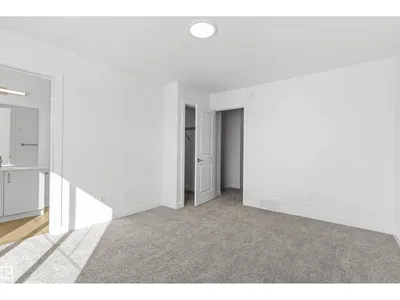 1020 14 AV NW photo 30