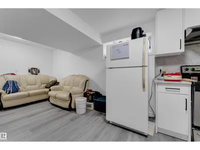 5608 17 AV SW photo 32
