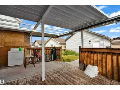 5608 17 AV SW photo 36