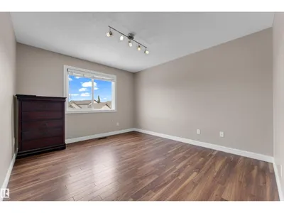 5608 17 AV SW photo 18